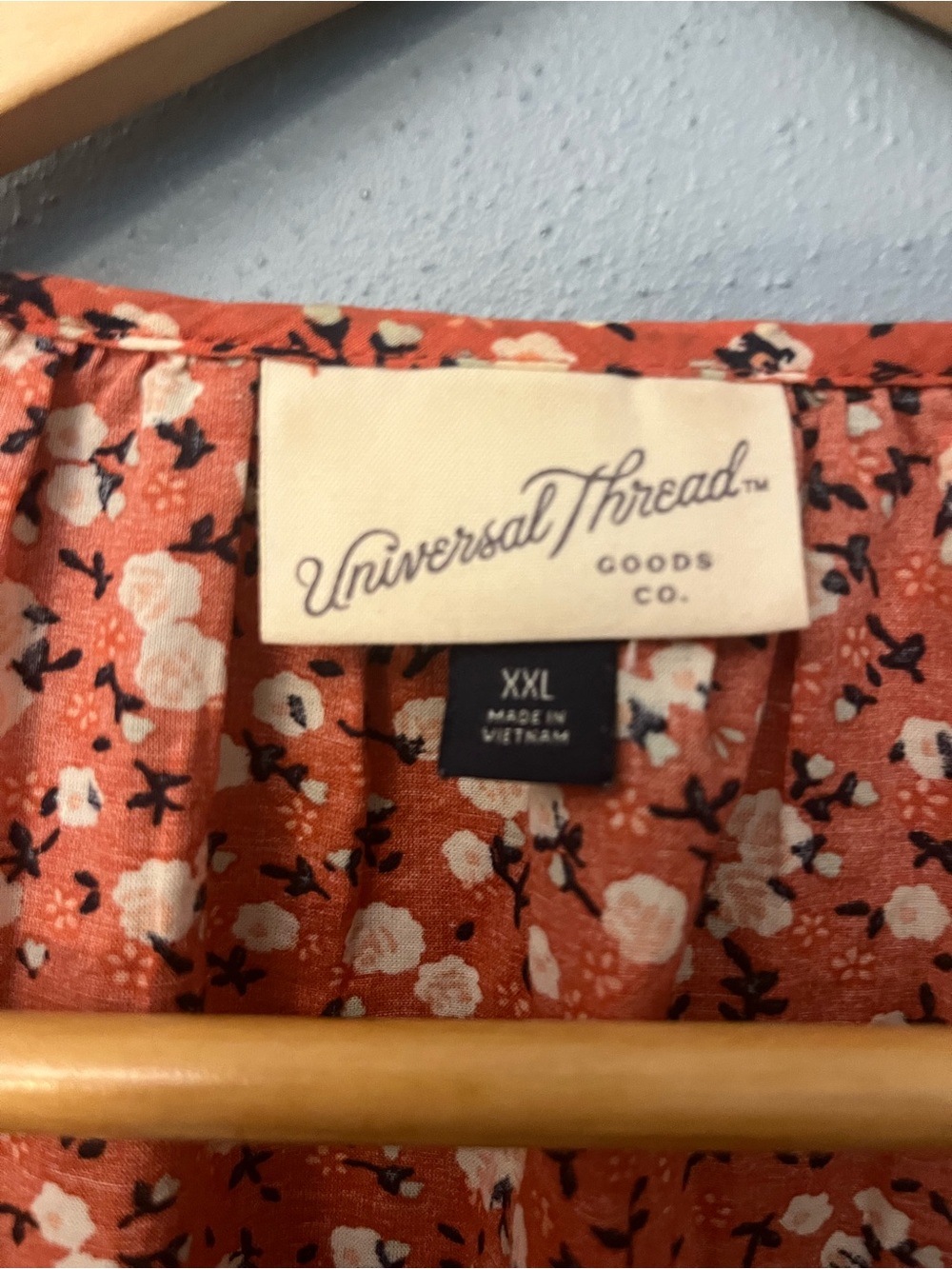Universal Thread Floral Button-Front Top - Picture 2 of 3